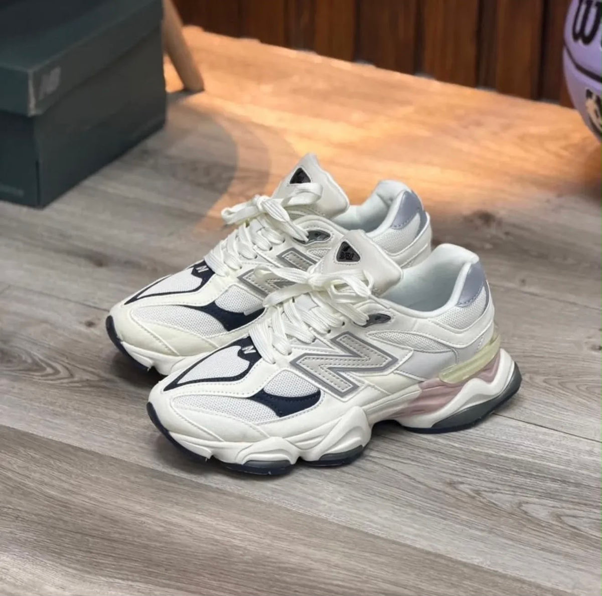 NEW BALANCE 9060