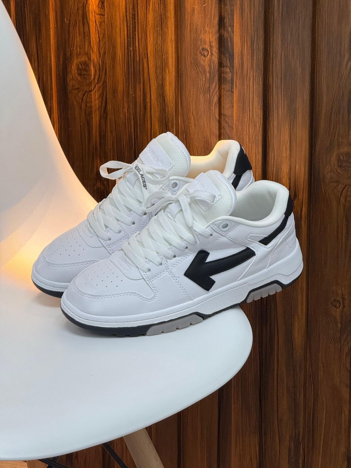 OFF WHITE