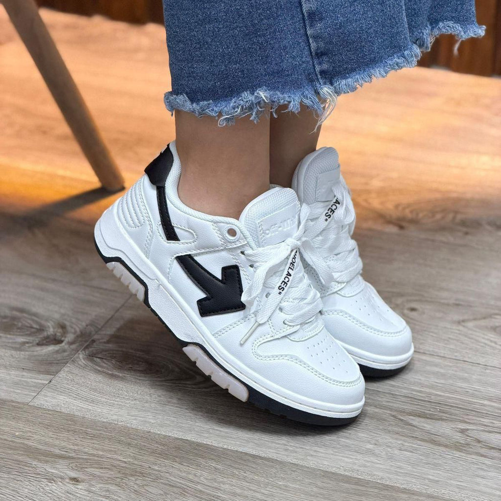 OFF WHITE