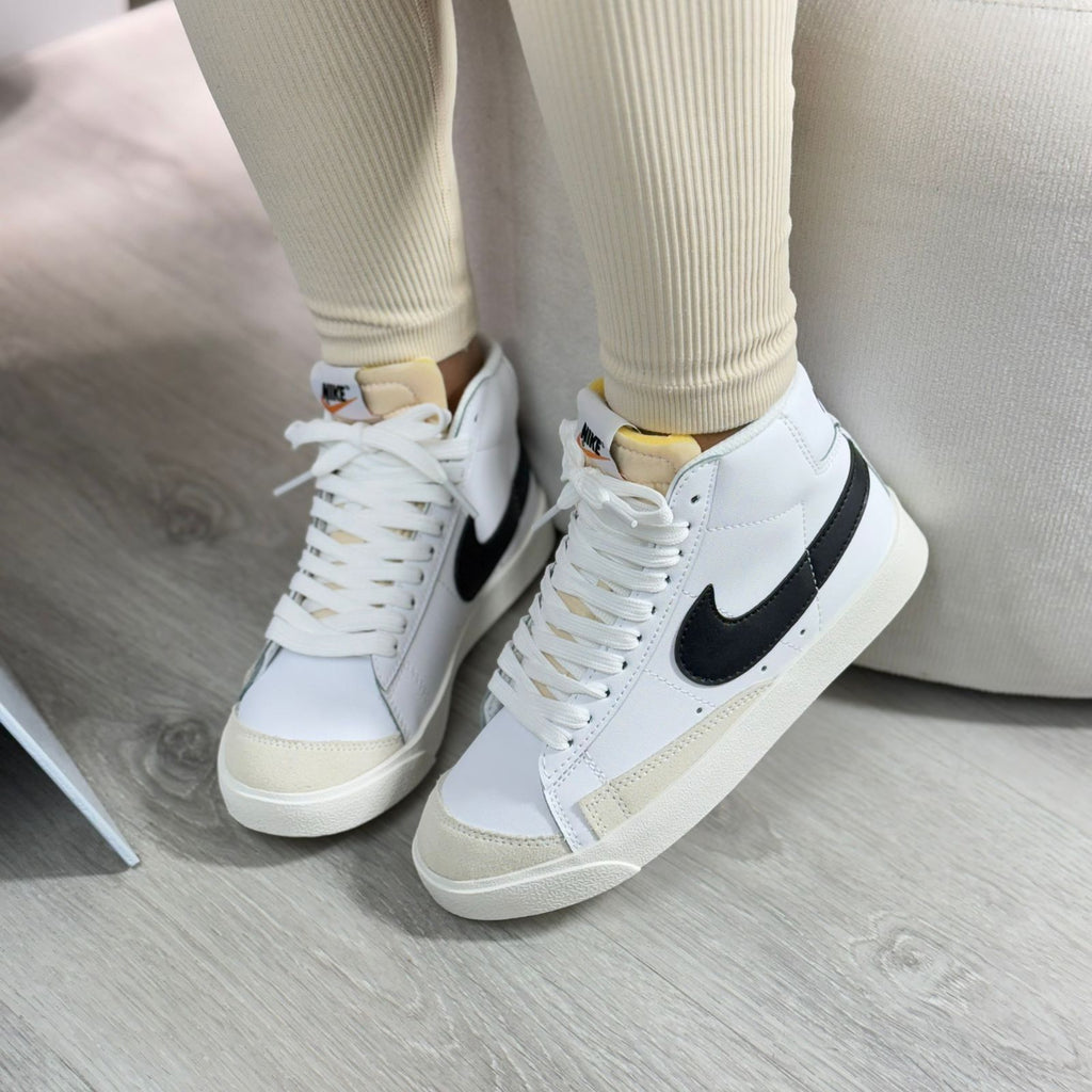 NIKE BLAZER