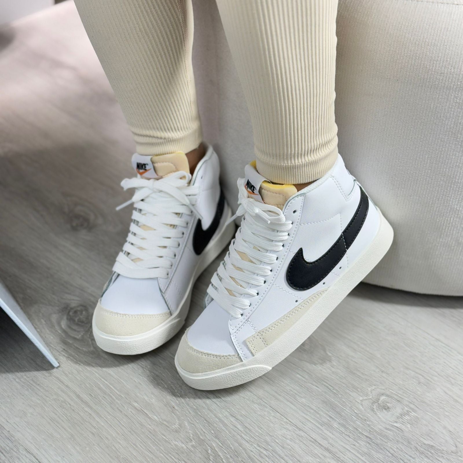 NIKE BLAZER