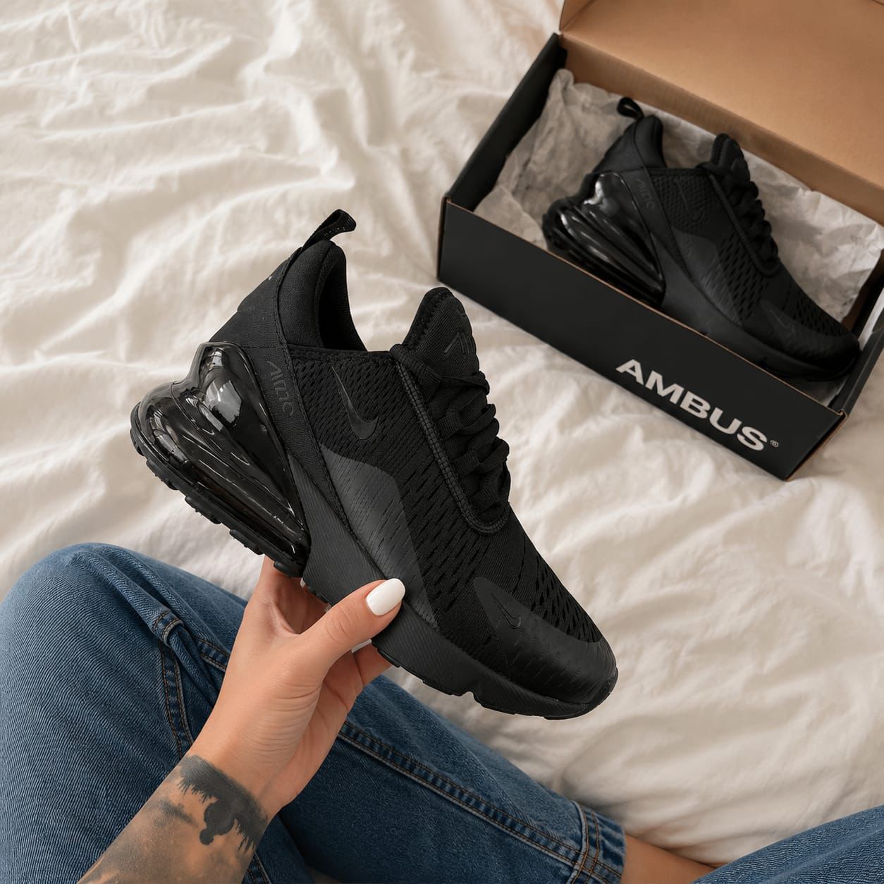 NIKE 270