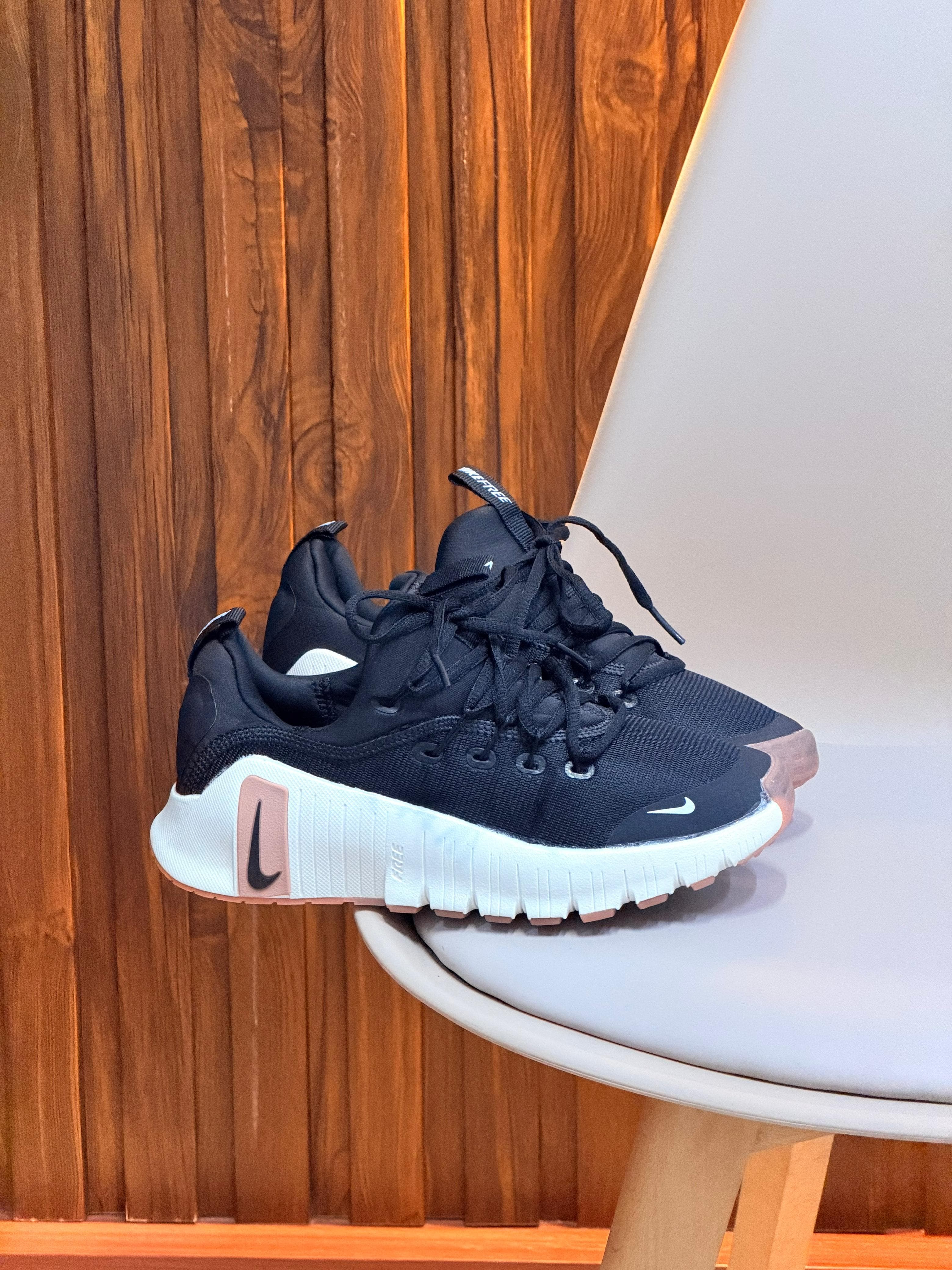 NIKE FREE METCON