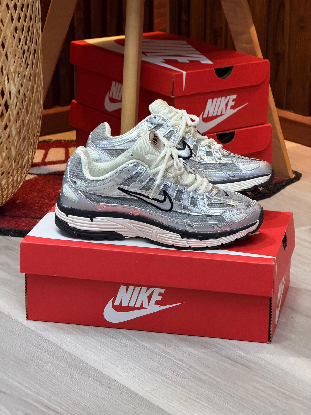 NIKE P6000
